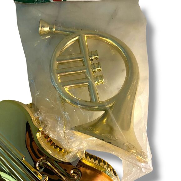 Ornament Gold Tone Plastic Violin Viola Horn Musical Instruments Crafts Wreaths - Picture 4 of 4